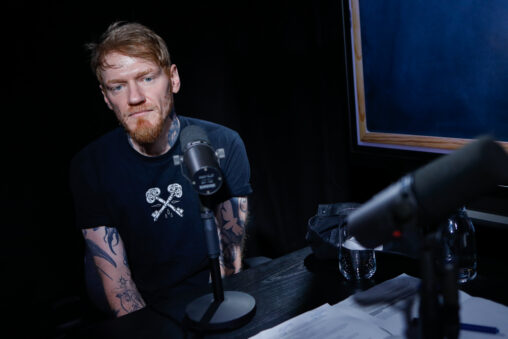 Warszawa, 04.06.2025, Studio S11 O-1, Audycja Matura po godzinach, n.z. Dawid Karpiuk, fot. Piotr Podlewski / Polskie Radio