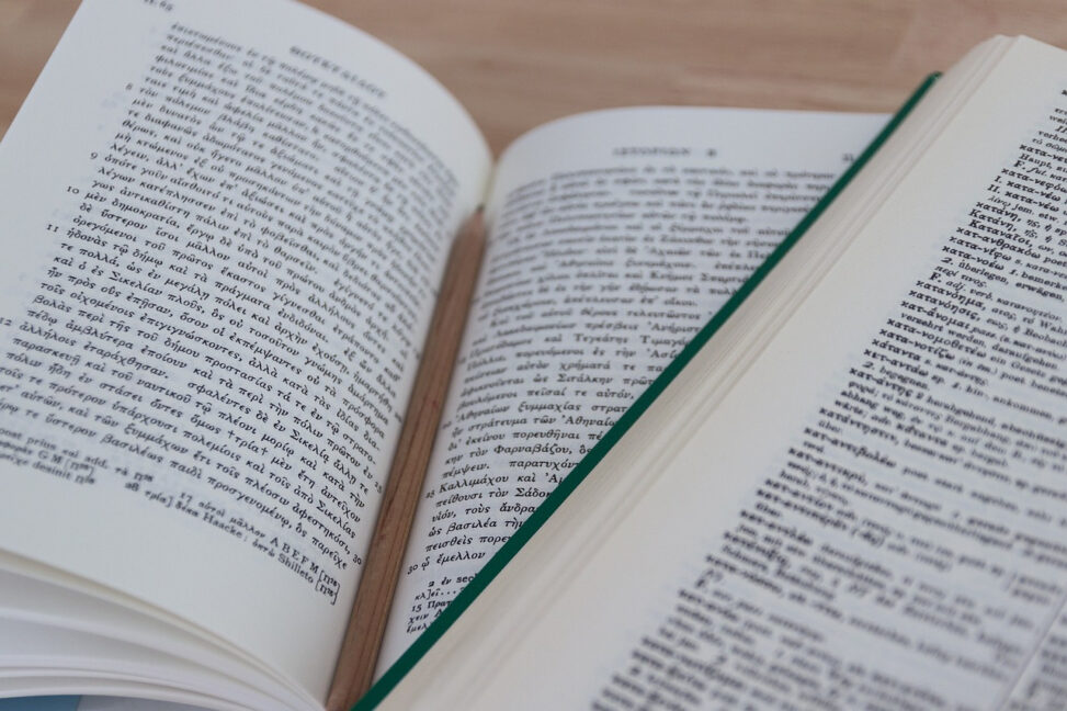 Biuro tłumaczeń online – czy sprawdzi się przy dokumentach specjalistycznych?